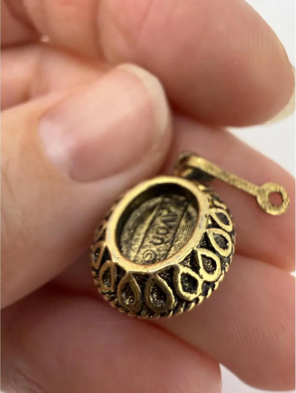 Vintage Avon Gold Tone and Black Stone Pendant Charm